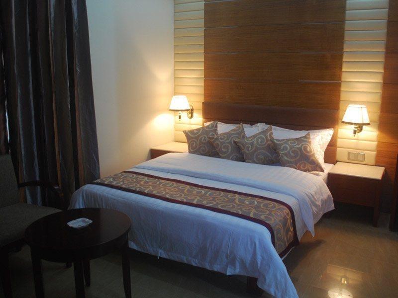 Fars Hotel & Resorts - Bar-Buffet-Pool-Spa Dhaka Exteriör bild